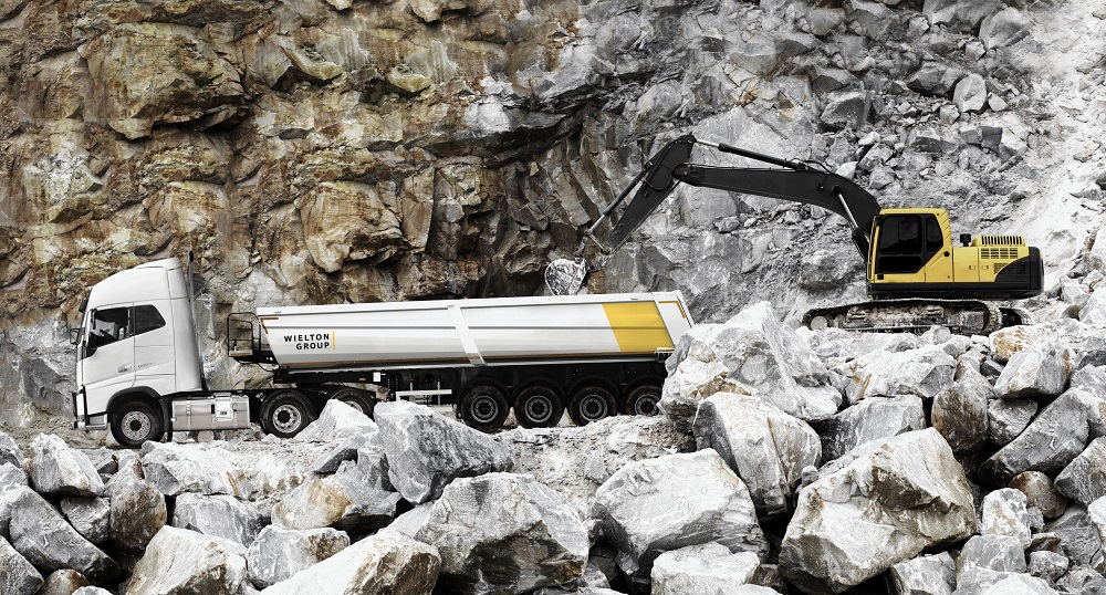 High strength steels such as Amstrong® Ultra can significantly reduce the weight of semi-trailers